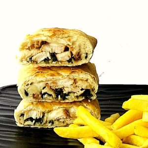 استرامبولی چیکن اسفناج